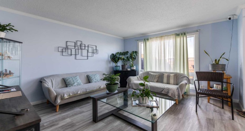 3029 Rundleson Road, Calgary, Alberta T1Y 3Z5, 3 Bedrooms Bedrooms, ,2 BathroomsBathrooms,Residential,For Sale,Rundleson,A2310203