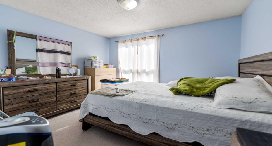 3029 Rundleson Road, Calgary, Alberta T1Y 3Z5, 3 Bedrooms Bedrooms, ,2 BathroomsBathrooms,Residential,For Sale,Rundleson,A2310203