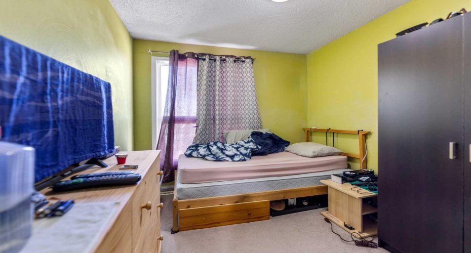 3029 Rundleson Road, Calgary, Alberta T1Y 3Z5, 3 Bedrooms Bedrooms, ,2 BathroomsBathrooms,Residential,For Sale,Rundleson,A2310203
