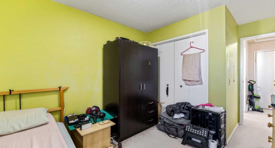3029 Rundleson Road, Calgary, Alberta T1Y 3Z5, 3 Bedrooms Bedrooms, ,2 BathroomsBathrooms,Residential,For Sale,Rundleson,A2310203