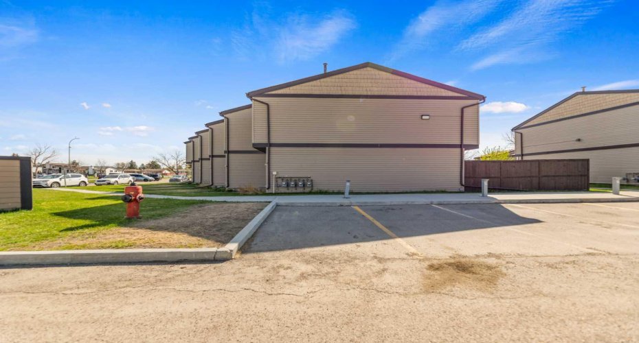 3029 Rundleson Road, Calgary, Alberta T1Y 3Z5, 3 Bedrooms Bedrooms, ,2 BathroomsBathrooms,Residential,For Sale,Rundleson,A2310203