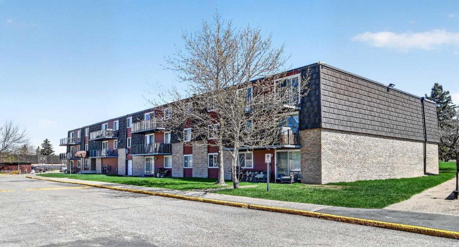 80 Galbraith Drive, Calgary, Alberta T3E 3H2, 2 Bedrooms Bedrooms, ,1 BathroomBathrooms,Residential,For Sale,Galbraith,A2310213