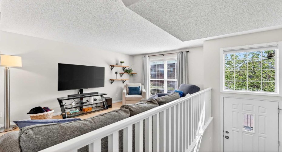312 New Brighton Villas, Calgary, Alberta T2Z0E6, 2 Bedrooms Bedrooms, ,3 BathroomsBathrooms,Residential,For Sale,New Brighton,A2311382
