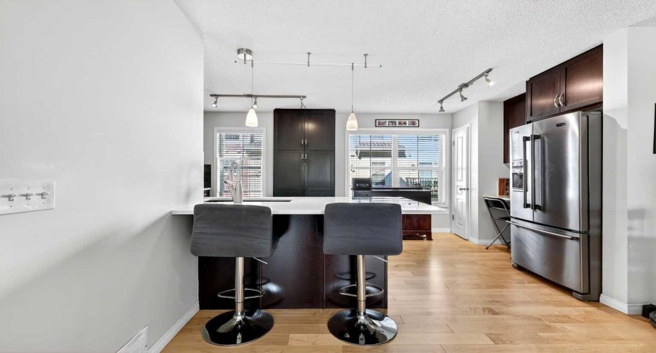 312 New Brighton Villas, Calgary, Alberta T2Z0E6, 2 Bedrooms Bedrooms, ,3 BathroomsBathrooms,Residential,For Sale,New Brighton,A2311382