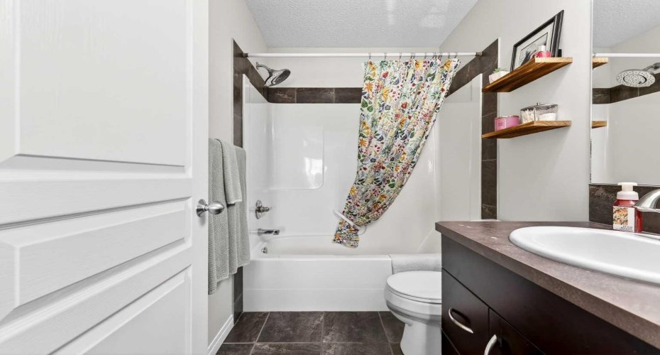 312 New Brighton Villas, Calgary, Alberta T2Z0E6, 2 Bedrooms Bedrooms, ,3 BathroomsBathrooms,Residential,For Sale,New Brighton,A2311382