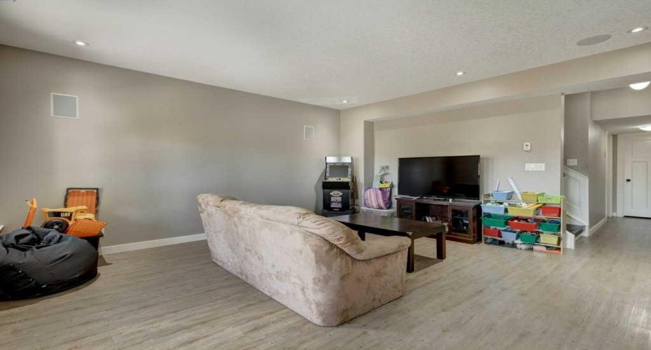 1233 Hillcrest Manor Estates, Strathmore, Alberta T1p1x1, 5 Bedroom Bedrooms, 0 ,4 BathroomBathrooms,Residential,For Sale,Hillcrest Manor,0,A2310512