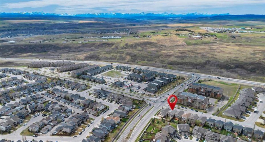 Area view showing great access to main roads and mountain trails.
