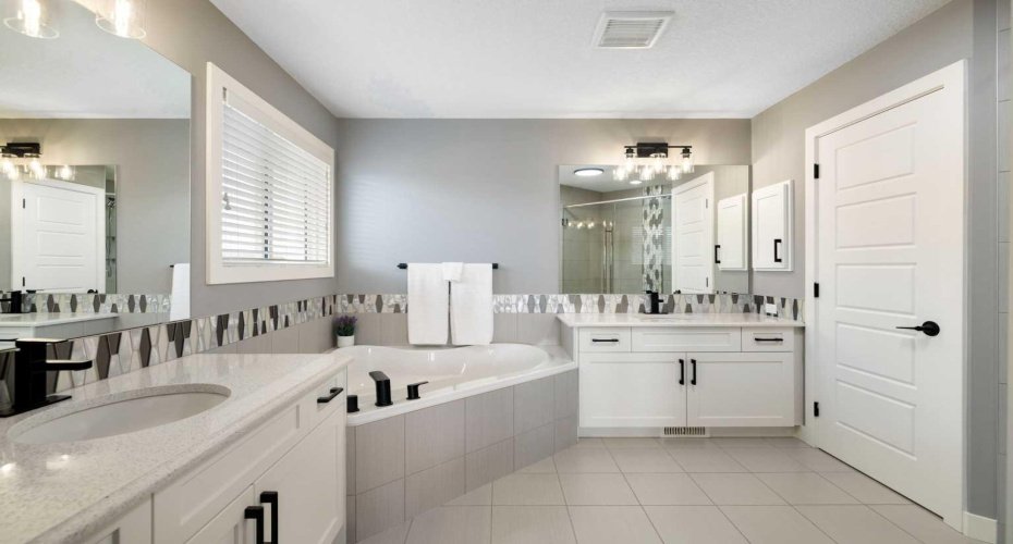 41 Banded Peak View, Okotoks, Alberta T2H 2W4, 4 Bedrooms Bedrooms, ,4 BathroomsBathrooms,Residential,For Sale,Banded Peak,A2311604