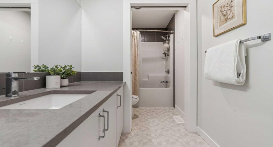 4 pc Bathroom Upper Level