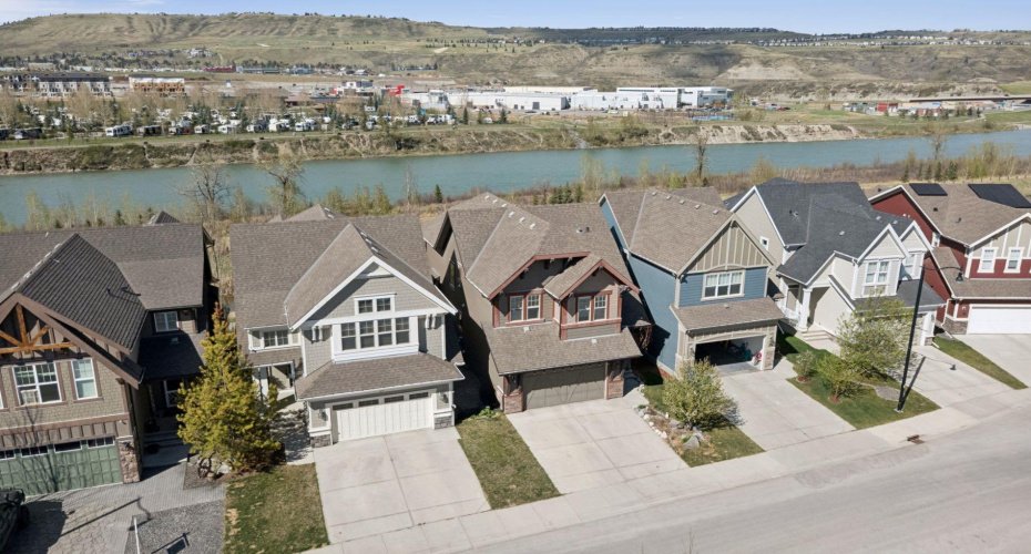 This home is a Fully Finished Walkout with James Hardie Board Siding