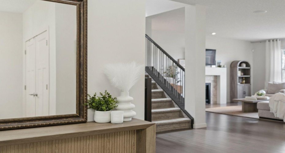Spacious Foyer Area, Leading into the Kitchen, Living Room & Dining Room
