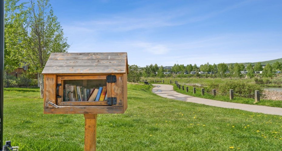 Enjoy the strong sense of community that RIVIERA is known for, including access to the community’s FREE BOOK CLUB, a wonderful way to connect with neighbours