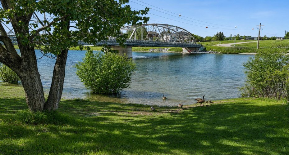 42 Riviera View, Cochrane, Alberta T4C 0Y7, 3 Bedrooms Bedrooms, ,4 BathroomsBathrooms,Residential,For Sale,Riviera,A2311543