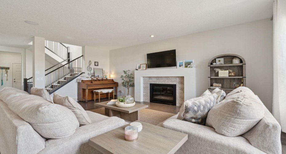 42 Riviera View, Cochrane, Alberta T4C 0Y7, 3 Bedrooms Bedrooms, ,4 BathroomsBathrooms,Residential,For Sale,Riviera,A2311543
