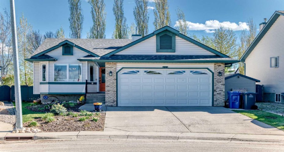 39 Westfall Crescent, Okotoks, Alberta T1S 1V5, 4 Bedrooms Bedrooms, ,3 BathroomsBathrooms,Residential,For Sale,Westfall,A2311618