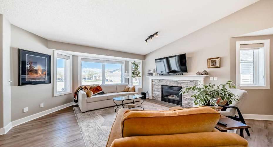 39 Westfall Crescent, Okotoks, Alberta T1S 1V5, 4 Bedrooms Bedrooms, ,3 BathroomsBathrooms,Residential,For Sale,Westfall,A2311618