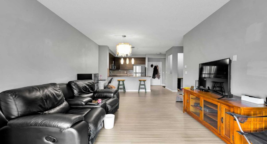 207 Sunset Drive, Cochrane, Alberta T4C 0H7, 2 Bedrooms Bedrooms, ,2 BathroomsBathrooms,Residential,For Sale,Sunset,A2311653