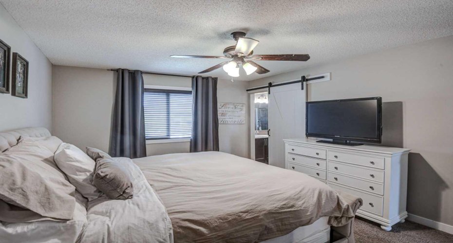 29 Drake Landing Loop, Okotoks, Alberta T1S 1H0, 3 Bedrooms Bedrooms, ,3 BathroomsBathrooms,Residential,For Sale,Drake Landing,A2311520