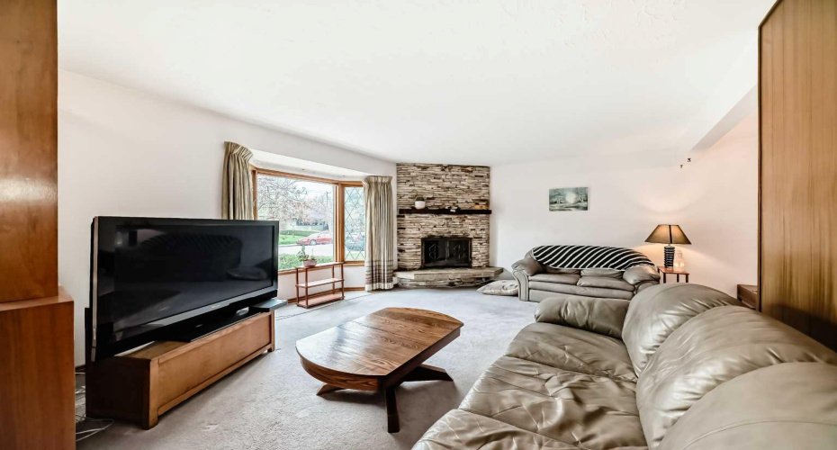 3132 48 Street, Calgary, Alberta T3E 3X7, 4 Bedrooms Bedrooms, ,2 BathroomsBathrooms,Residential,For Sale,48,A2311528