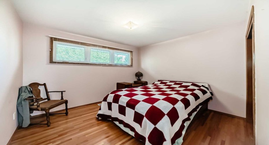 3132 48 Street, Calgary, Alberta T3E 3X7, 4 Bedrooms Bedrooms, ,2 BathroomsBathrooms,Residential,For Sale,48,A2311528