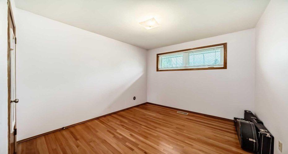 3132 48 Street, Calgary, Alberta T3E 3X7, 4 Bedrooms Bedrooms, ,2 BathroomsBathrooms,Residential,For Sale,48,A2311528