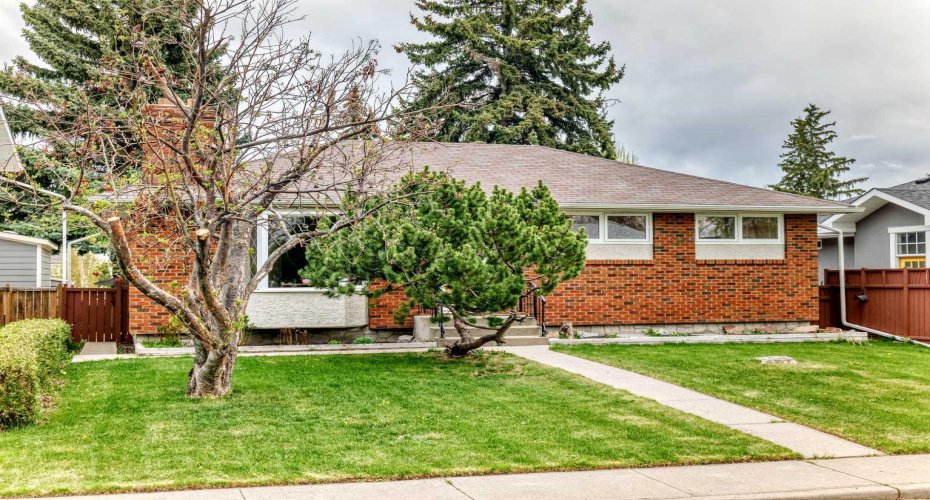 3132 48 Street, Calgary, Alberta T3E 3X7, 4 Bedrooms Bedrooms, ,2 BathroomsBathrooms,Residential,For Sale,48,A2311528