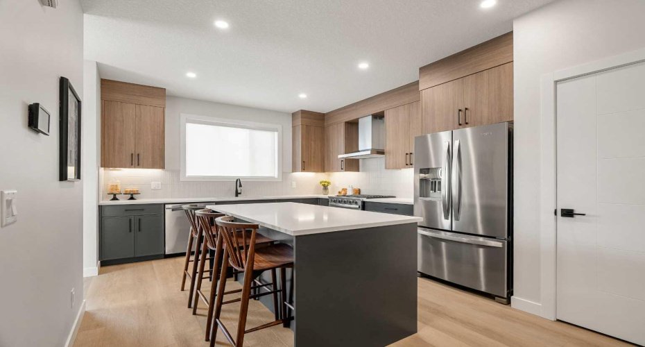 *Photos are that of a showhome – interior color, upgrades and materials will differ