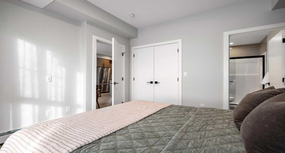 *Please note that photos are of a showhome of a similar model - interior color, finishes and upgrades may differ
