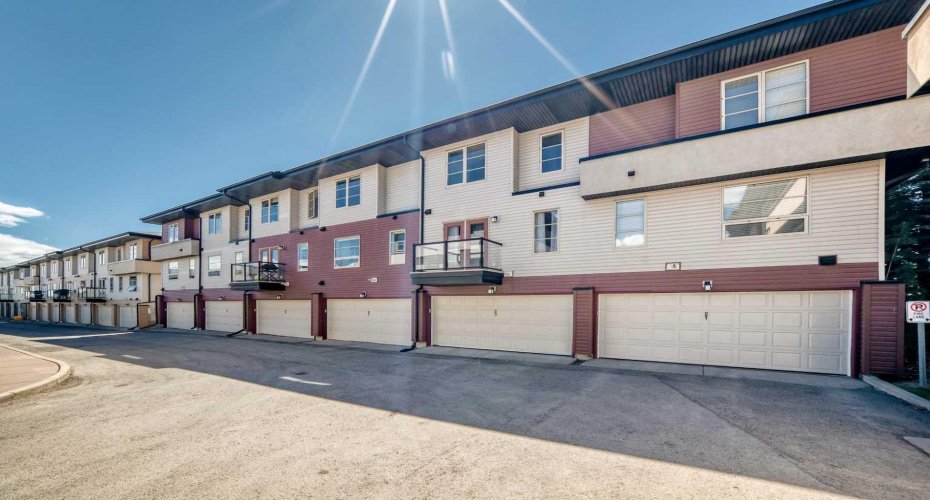 25 Aspen Hills Terrace, Calgary, Alberta T3H0P3, 2 Bedrooms Bedrooms, ,3 BathroomsBathrooms,Residential,For Sale,Aspen Hills,A2310430