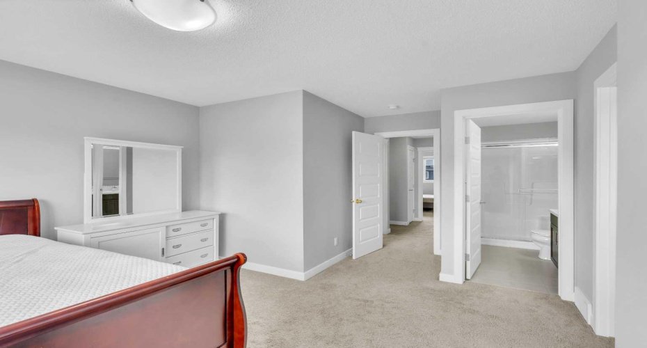 52 Red Embers Manor, Calgary, Alberta T3N 1K6, 3 Bedrooms Bedrooms, ,3 BathroomsBathrooms,Residential,For Sale,Red Embers,A2310959