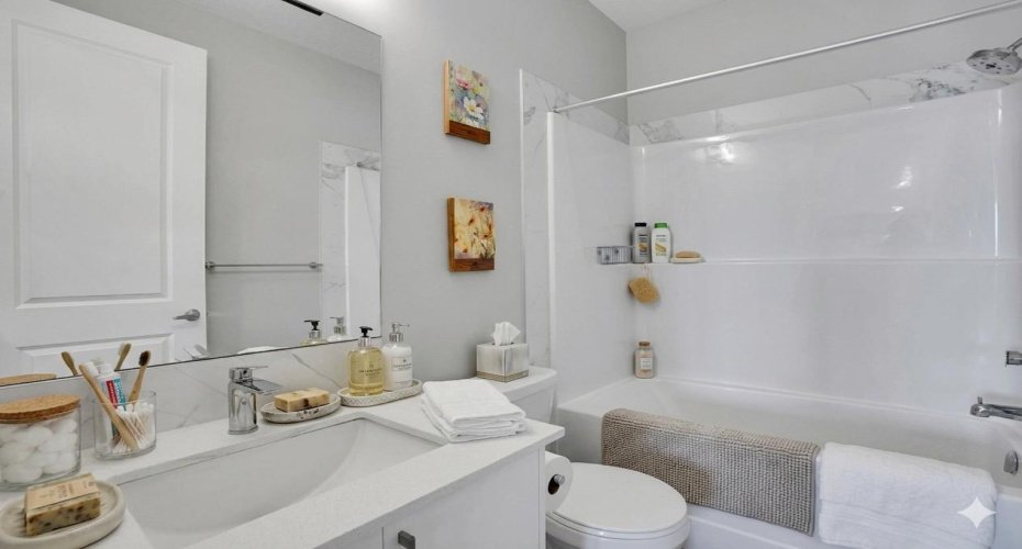 Virtually  stage  washroom at main level
