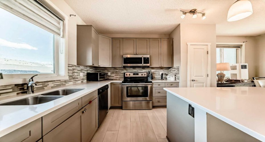 199 savanna Parade, Calgary, Alberta T3J 0W1, 4 Bedrooms Bedrooms, ,4 BathroomsBathrooms,Residential,For Sale,savanna,A2311915