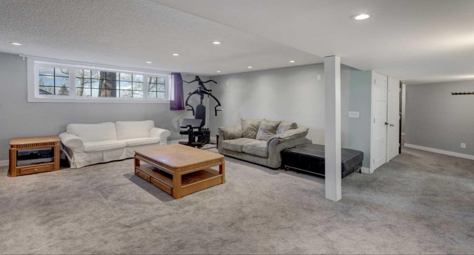 460 Parkridge Crescent, Calgary, Alberta T2J 5A9, 4 Bedrooms Bedrooms, ,3 BathroomsBathrooms,Residential,For Sale,Parkridge,A2311934