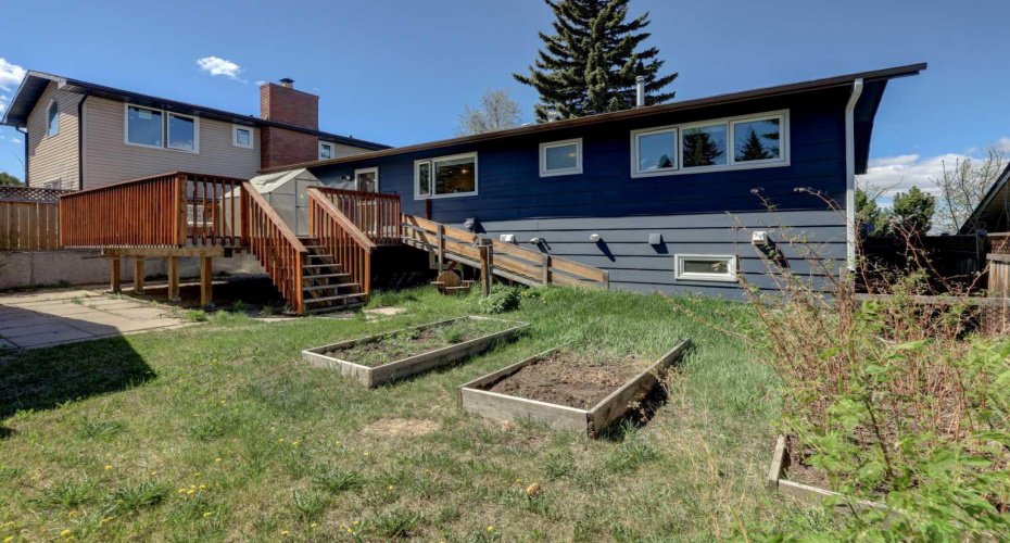 460 Parkridge Crescent, Calgary, Alberta T2J 5A9, 4 Bedrooms Bedrooms, ,3 BathroomsBathrooms,Residential,For Sale,Parkridge,A2311934