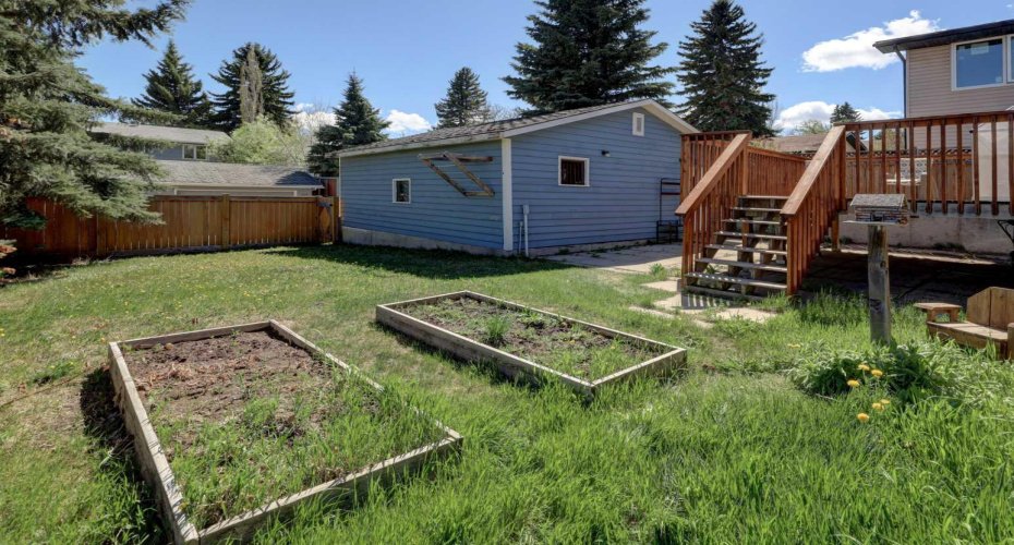 460 Parkridge Crescent, Calgary, Alberta T2J 5A9, 4 Bedrooms Bedrooms, ,3 BathroomsBathrooms,Residential,For Sale,Parkridge,A2311934