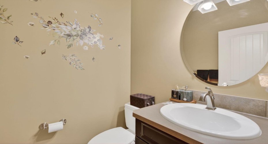2 Ranchers Green, Okotoks, Alberta T1S 0G6, 4 Bedrooms Bedrooms, ,4 BathroomsBathrooms,Residential,For Sale,Ranchers,A2311245