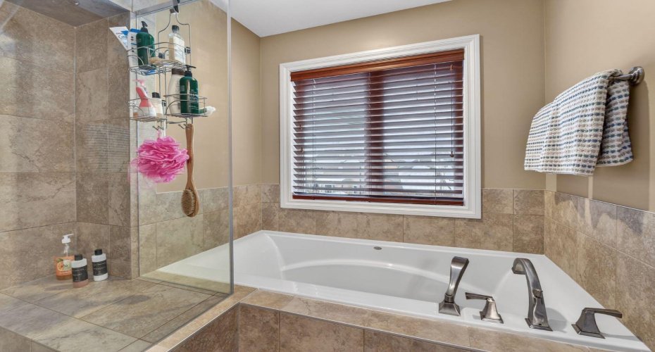 2 Ranchers Green, Okotoks, Alberta T1S 0G6, 4 Bedrooms Bedrooms, ,4 BathroomsBathrooms,Residential,For Sale,Ranchers,A2311245