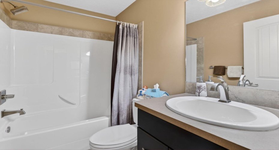 2 Ranchers Green, Okotoks, Alberta T1S 0G6, 4 Bedrooms Bedrooms, ,4 BathroomsBathrooms,Residential,For Sale,Ranchers,A2311245