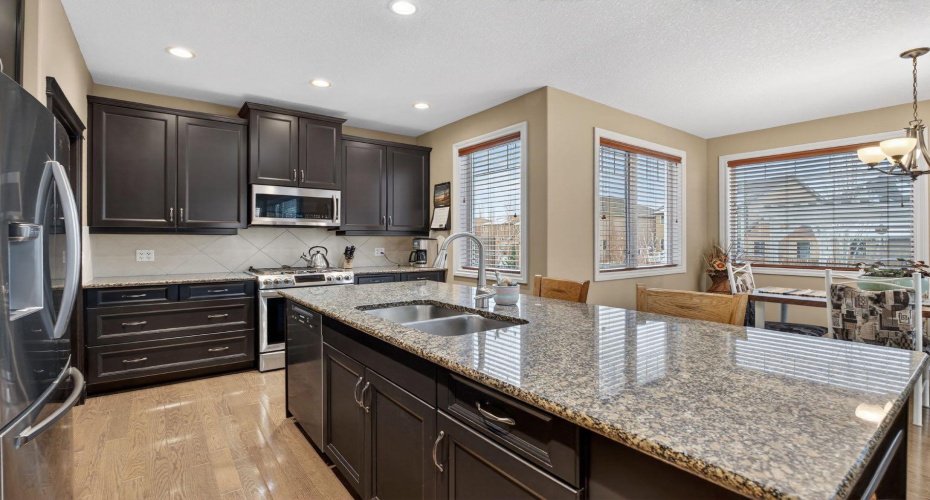 2 Ranchers Green, Okotoks, Alberta T1S 0G6, 4 Bedrooms Bedrooms, ,4 BathroomsBathrooms,Residential,For Sale,Ranchers,A2311245