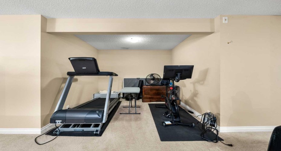117 Westmount Road, Okotoks, Alberta T1S 2J5, 4 Bedrooms Bedrooms, ,5 BathroomsBathrooms,Residential,For Sale,Westmount,A2311665
