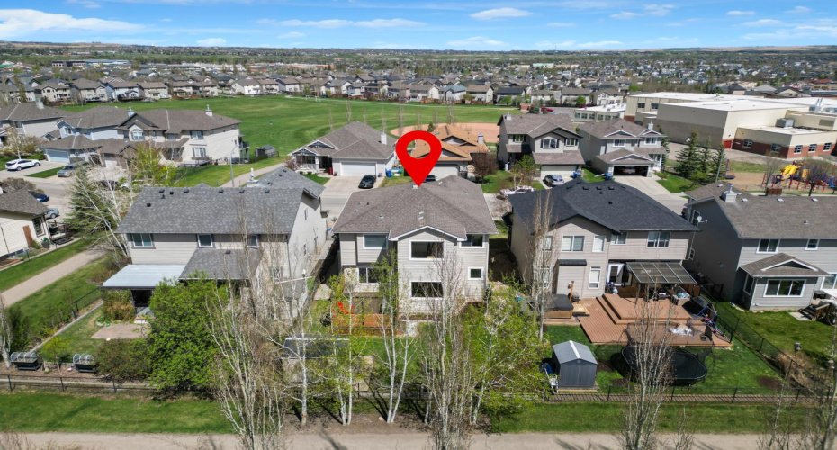 117 Westmount Road, Okotoks, Alberta T1S 2J5, 4 Bedrooms Bedrooms, ,5 BathroomsBathrooms,Residential,For Sale,Westmount,A2311665