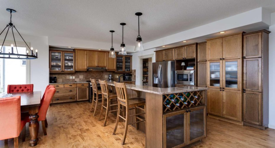 210 Crystal Shores Drive, Okotoks, Alberta T1S 2C5, 4 Bedrooms Bedrooms, ,4 BathroomsBathrooms,Residential,For Sale,Crystal Shores,A2305970