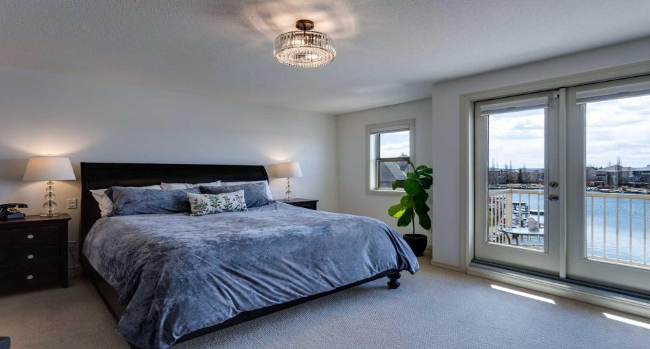 210 Crystal Shores Drive, Okotoks, Alberta T1S 2C5, 4 Bedrooms Bedrooms, ,4 BathroomsBathrooms,Residential,For Sale,Crystal Shores,A2305970