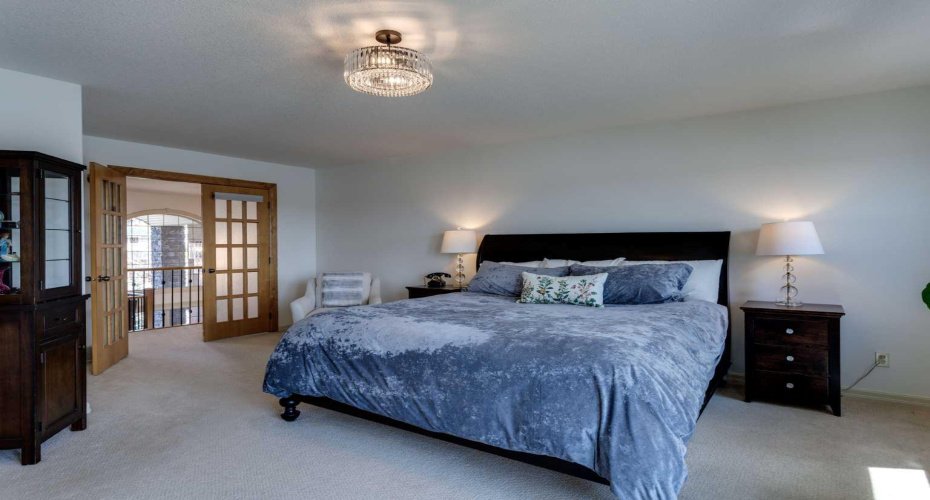 210 Crystal Shores Drive, Okotoks, Alberta T1S 2C5, 4 Bedrooms Bedrooms, ,4 BathroomsBathrooms,Residential,For Sale,Crystal Shores,A2305970
