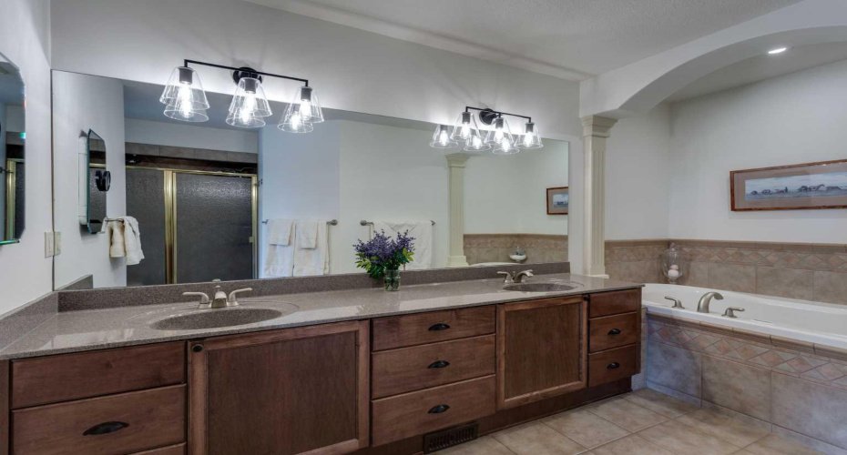 210 Crystal Shores Drive, Okotoks, Alberta T1S 2C5, 4 Bedrooms Bedrooms, ,4 BathroomsBathrooms,Residential,For Sale,Crystal Shores,A2305970