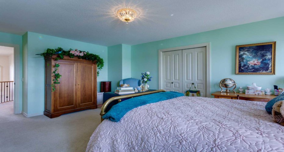 210 Crystal Shores Drive, Okotoks, Alberta T1S 2C5, 4 Bedrooms Bedrooms, ,4 BathroomsBathrooms,Residential,For Sale,Crystal Shores,A2305970
