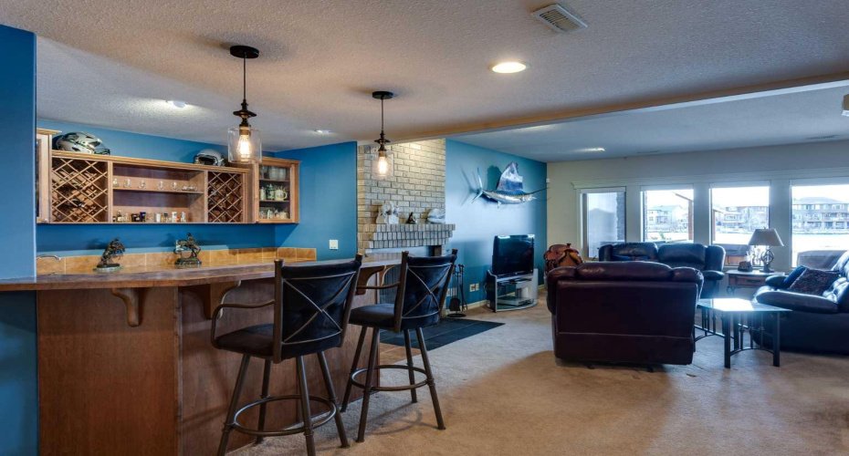 210 Crystal Shores Drive, Okotoks, Alberta T1S 2C5, 4 Bedrooms Bedrooms, ,4 BathroomsBathrooms,Residential,For Sale,Crystal Shores,A2305970