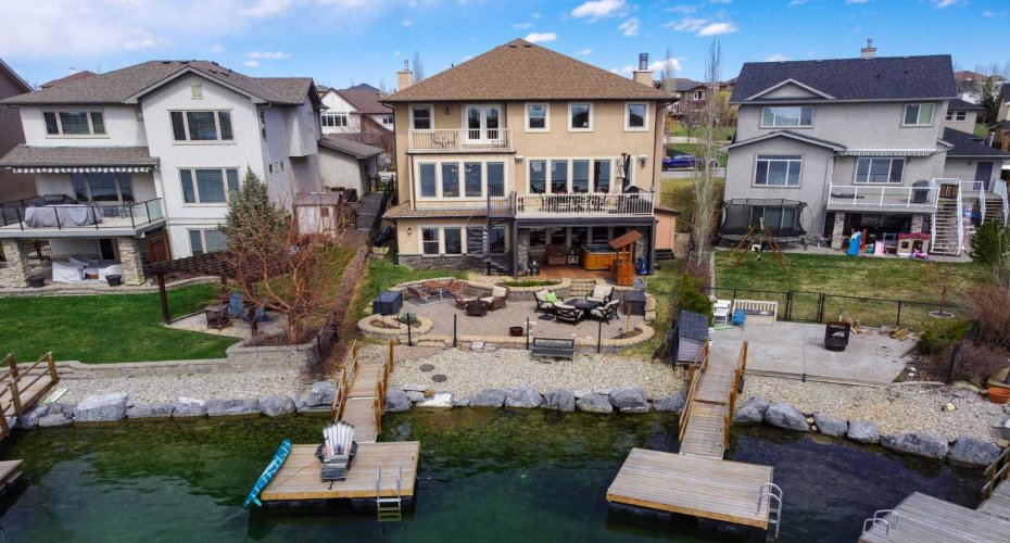 210 Crystal Shores Drive, Okotoks, Alberta T1S 2C5, 4 Bedrooms Bedrooms, ,4 BathroomsBathrooms,Residential,For Sale,Crystal Shores,A2305970