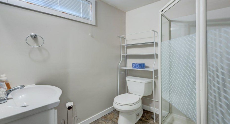 16 Alcock Close, Okotoks, Alberta T1S 1H1, 3 Bedrooms Bedrooms, ,2 BathroomsBathrooms,Residential,For Sale,Alcock,A2309003
