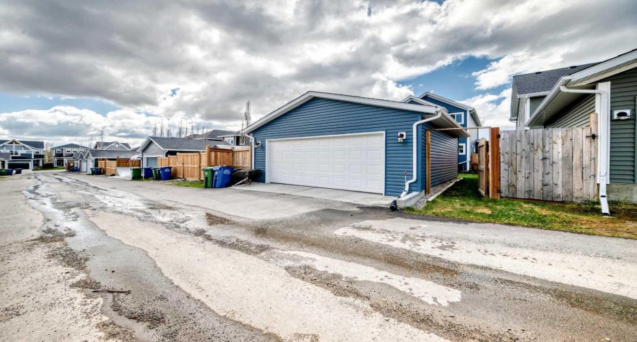 199 River Heights Green, Cochrane, Alberta T4C0S3, 3 Bedrooms Bedrooms, ,3 BathroomsBathrooms,Residential,For Sale,River Heights,A2312400